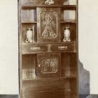 Kiállításfotó - pohárszék az Iparművészeti Társulat 1900. évi karácsonyi kiállításán