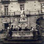 Fénykép - szökőkút Szent András apostol alakjával, faragott kő, amalfi Piazza del Duomo, 1760