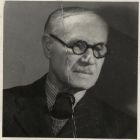 Portréfotó - Höllrigl József (1879-1953), az Iparművészeti Múzeum (a Magyar Történeti Múzeum Iparművészeti Tára) igazgatója 1937-1939 között