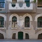 Épületfotó - Rákosi Jenő háza (Budapest, Szűz utca 5-7.) -a főhomlokzat részlete