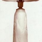 Fénykép - asztali lámpa, bekarcolt dísszel, irizáló lámpabúrával, Roockwoodi Fajanszgyár, 1900. k.