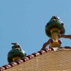 Épületfotó - a kecskeméti Cifrapalota tetőrészlete kerámia elemekkel