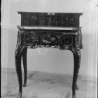 Üvegnegatív - asztal, felnyíló tetővel,  XV. Lajos kora, Eszterházy kastély