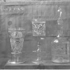 Üvegnegatív - üvegedények, festett virágdísszel, 16-18 .sz.