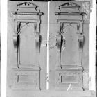 Üvegnegatív - ajtó, kétszárnyú, faragott, Fraknó, 17.század.