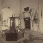 Kiállításfotó - 1848-49-es hadtörténeti emlékek terme a millenniumi kiállítás reneszánsz épületcsoportjának emeletén (XLVIII. terem)