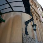 Épületfotó - a Lederer-ház (Budapest, Bajza utca 42.) kapujának részlete