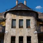 Épületfotó - az Árkád-bazár (Budapest, Dohány utca 22-24.) hátsó lépcsőházának záró szintje
