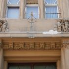 Épületfotó - a Lederer-ház (Budapest, Bajza utca 42.) kapujának részlete