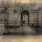 Fénykép - Magyar Általános Hitelbank kapurácsa, kovácsolt vas, Budapest, Kis János altábornagy utca