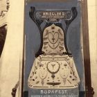 Kiállításfotó - ékszerek az 1900. évi Párizsi Világkiállítás magyar iparművészeti csoportjának tárlatán