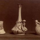 Fénykép - vázák az 1900. évi Párizsi Világkiállításon, Királyi Porcelánmanufaktúra (Berlin)