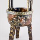 Díszedény - háromlábú kínai edény (ding) mintájára