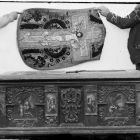 Üvegnegatív - láda, faragott, Hunfalu, 18.század