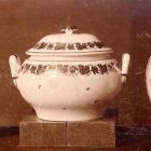 Fénykép - tányérok és levesestál, porcelán, Herend, XIX. sz., Iparművészeti Múzeum, Herendi Porcelánkiállítás