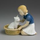 Kisplasztika - Lány macskával