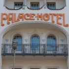 Épületfotó - a Palace Hotel (Budapest, Rákóczi út 43.) főhomlokzata – a harmadik emeleti középső loggia